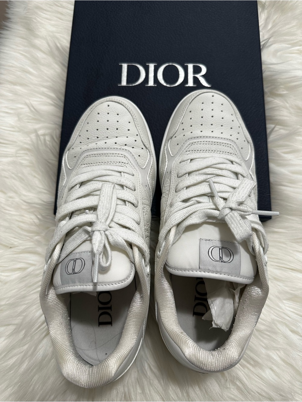 Dior Men’s White Leather Low-Top Sneakers sz 43 can fit men’s sz 10-11